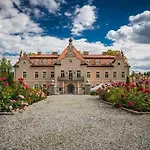 Zamek Berchtold Strančice