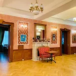 Zamek Berchtold 호텔 3*