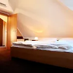 Zamek Berchtold 3* Strančice