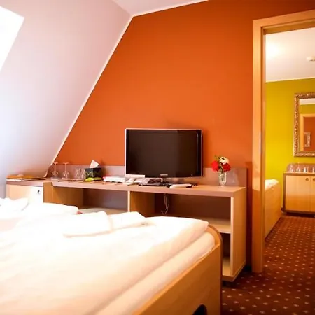 Zamek Berchtold Hotell Strančice