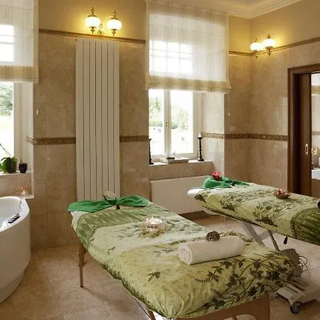 Zámek Berchtold 3* Strančice
