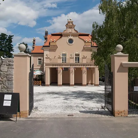 Hotel Zámek Berchtold Strančice