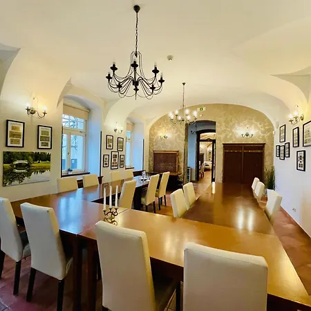 Zámek Berchtold Hotel 3*