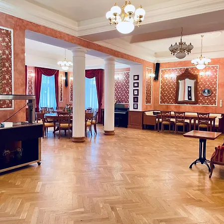 Zamek Berchtold Hotell Strančice