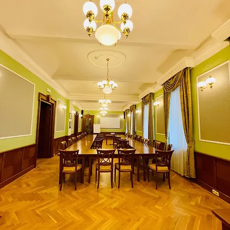 Zámek Berchtold Strančice