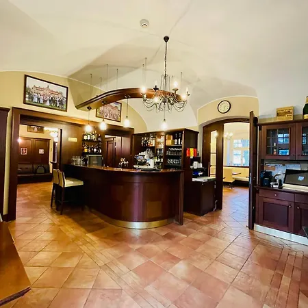Hotell Zamek Berchtold Strančice