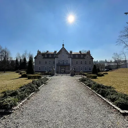 Zamek Berchtold 3* Strančice