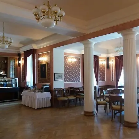 Zamek Berchtold 3* Strančice