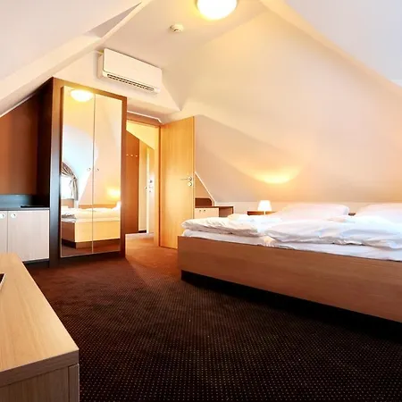 Zamek Berchtold Hotell 3*