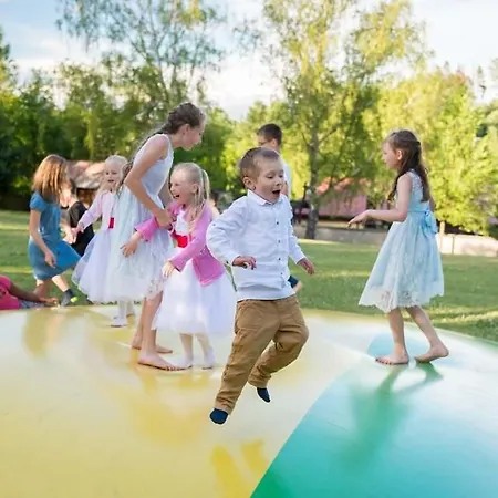 Hotel Zamek Berchtold Strancice