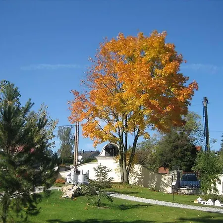 Zamek Berchtold Hotel Strancice