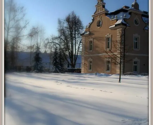 Hotell Zamek Berchtold Strančice