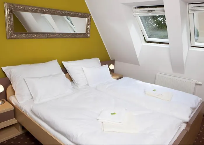 Zamek Berchtold 3* Strančice