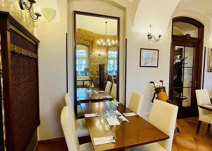 Zamek Berchtold 3* Strančice