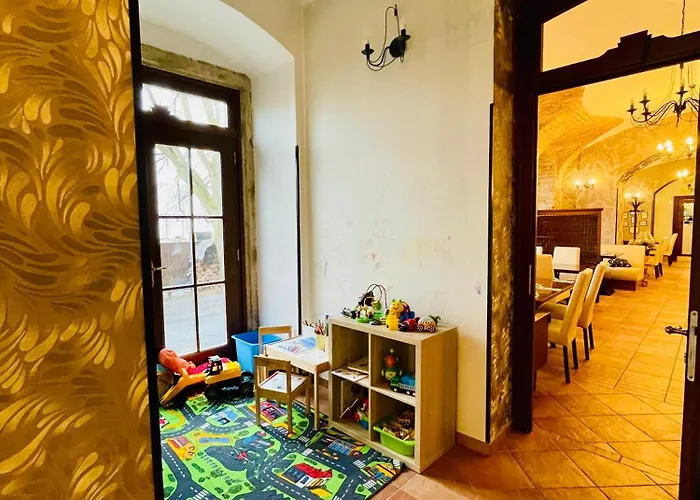 Zamek Berchtold 3* Strančice