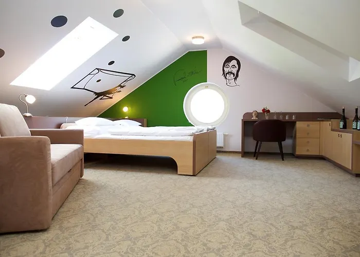 Hotell Zamek Berchtold Strančice